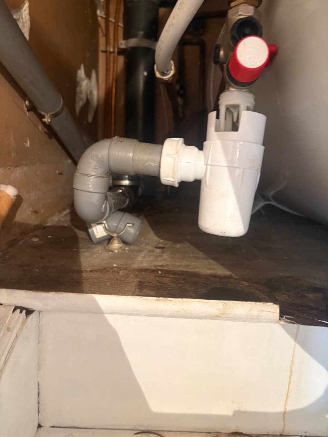 Vidange et débouchage du groupe de sécurité d'un ballon à Houilles à Houilles - photo 1